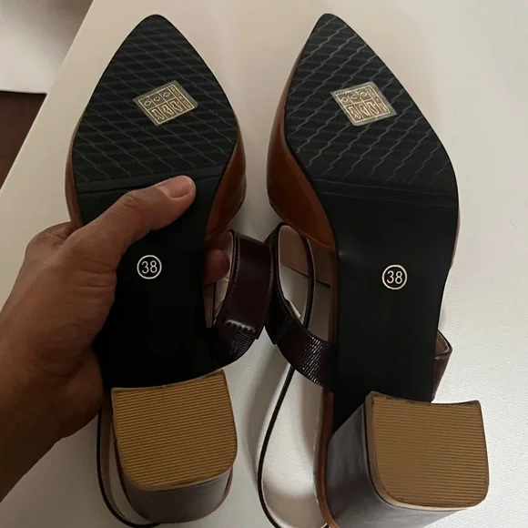 Coach Women sandal - Picture 11 of 13